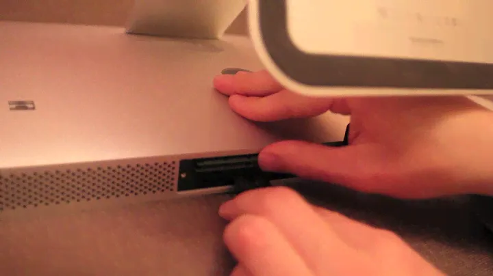 How to: Install ram in a iMac 27" (4gb vs 12gb geekbench test)